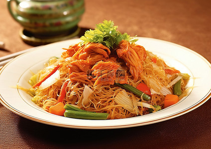 马来式鸡肉炒饭配已煮熟的炒蔬菜