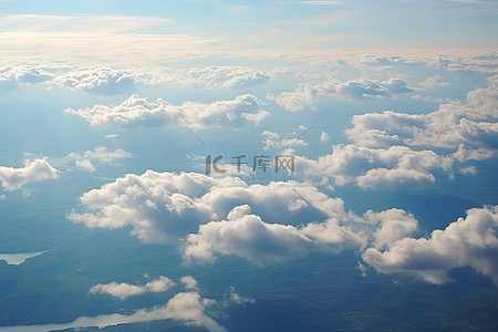 普普背景图片_纽约普莱西德湖上空的云彩