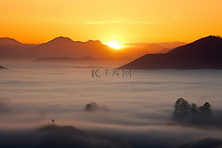 青海雾日出旅游图片