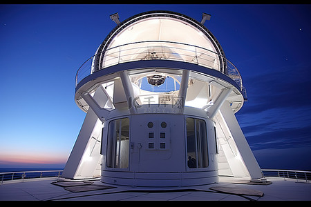 探店达人招募背景图片_达芬奇天文台的天文台塔
