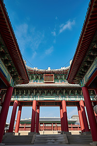 楼梯文化背景图片_天空中的宫殿，蓝色的建筑