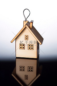 推荐标签背景图片_出售的房子，上面有一个小标签
