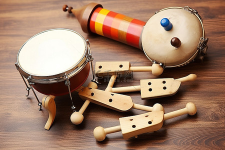 木头上的小乐器和铙钹