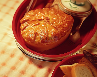 快餐面包背景图片_砂锅盘里装满了面包和食物