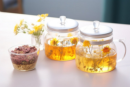 玻璃杯绿茶茶罐用柠檬和蜂蜜