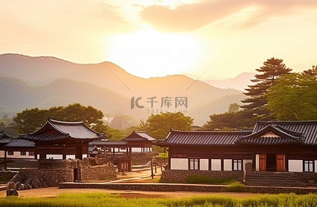 坐在阳光下的韩国传统村庄的图像