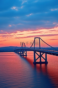 日落时的俄罗斯科里亚克桥