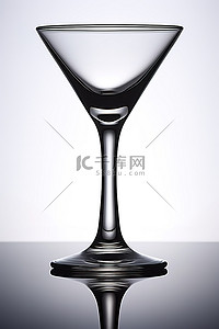 高脚杯玻璃背景图片_马提尼玻璃高脚杯威奇塔设计