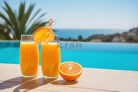 橙汁与水