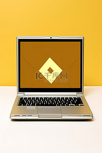 棕褐色电脑笔记本电脑显示屏，前面有一个黄色箭头