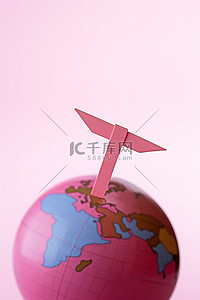 地球上的粉红色小纸箭头