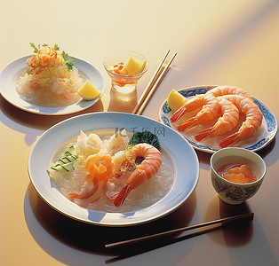 盘子里放着不同的日本食物