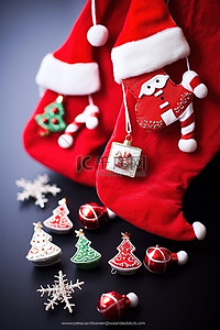 圣诞老人帽子和长袜的装饰品