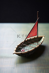 一艘有红色稻草的小船