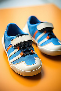 童鞋背景图片_一双蓝色白蓝条纹童鞋