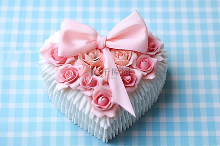 粉色纸心背景图片_玫瑰纸心形蛋糕