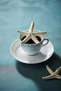 一杯咖啡上面的海星