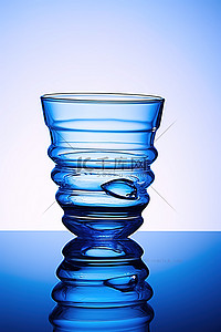 茶杯 圆形玻璃 方形刻花玻璃 蓝色