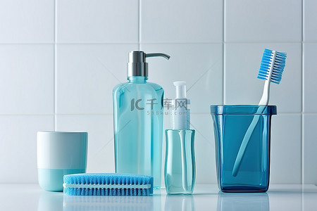 牙刷牙膏一杯水液体肥皂和漱口水