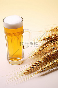 麦穗背景图片_一杯啤酒和一穗麦穗
