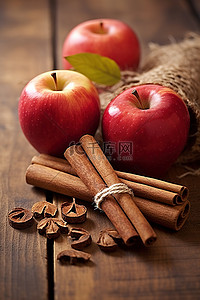 肉桂苹果和叶子在木桌上