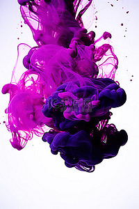 黑色墨水背景图片_紫色和黑色墨水落在白色盘子上