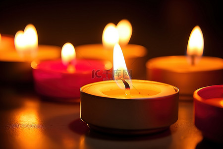 各种色彩鲜艳明亮燃烧的蜡烛和烛光高清壁纸