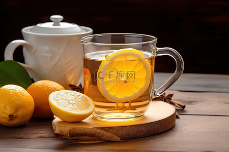 星空柠檬茶背景图片_一杯加柠檬片和蜂蜜的茶