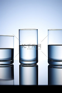 亚克力透明背景图片_4 个玻璃和亚克力杯子排成一排