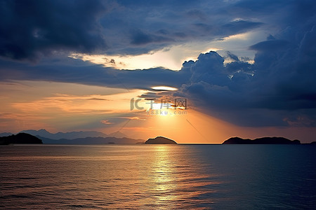 巴哈1000背景图片_泰国普吉岛的巴哈亚西拉