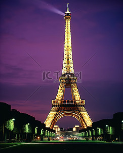 巴黎夜景背景图片_巴黎埃菲尔铁塔夜晚的图片