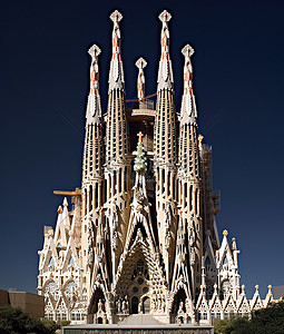 家族合影背景图片_巴塞罗那圣家族教堂
