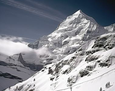 庄稼已经熟了背景图片_雪已经覆盖了瑞士阿尔卑斯山的山脉