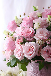 花玫瑰背景图片_一个装满粉红玫瑰的圆形花瓶