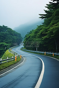 道路上有一条蓝色条线