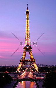 欧洲背景图片_埃菲尔铁塔出现在黄昏