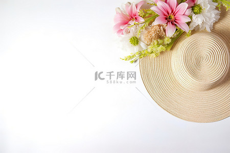 粉红色帽子背景图片_白色背景的草帽，上面有粉红色的花朵，上面写着“柳树”