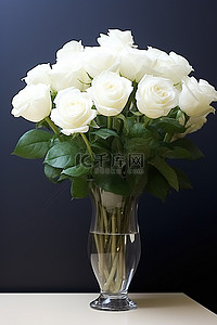 玫瑰花束png背景图片_花瓶摄影中的白玫瑰花束png无复制空间