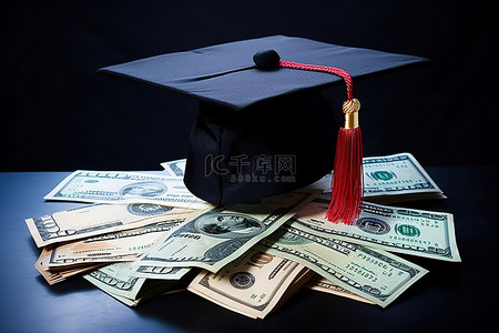 蓝色毕业帽和文凭在钱上面