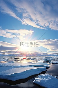 南大河州背景图片_阳光下漂浮的大浮冰