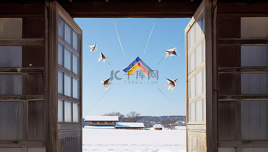 冬天古建筑背景图片_在敞开的门口放风筝