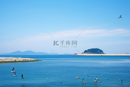 7.18团购会背景图片_7 月 18 日从海岸看到的东京海岸和岛屿