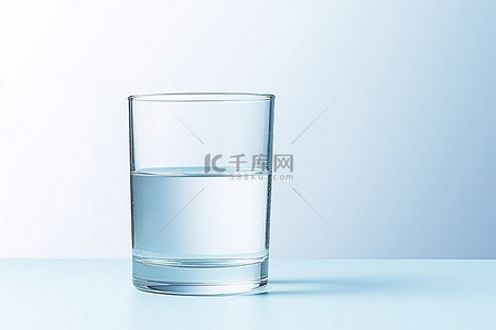 美拉德配色背景图片_萨文德拉的一杯水