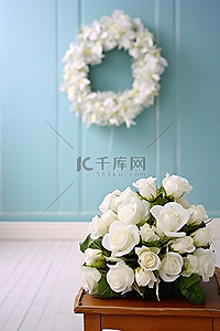 房间装饰客厅鲜花与白色花环
