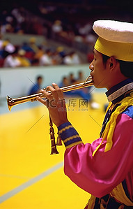 笛子背景图片_一个男人在体育场篮球场上吹笛子