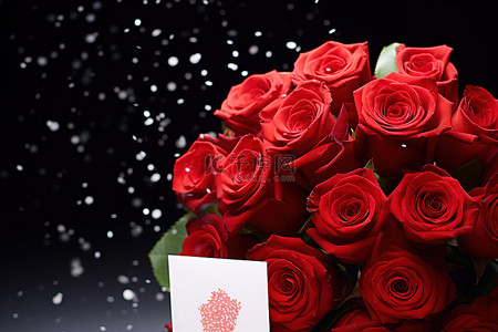 谢谢您来啦背景图片_红玫瑰，上面有一张卡片，表示节日快乐