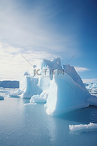 寒冷极地背景图片_这张图片展示了冰山上的冰