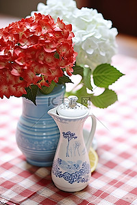 花瓶绣球花背景图片_绣球花白色花瓶