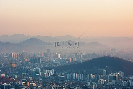 每天10点开抢背景图片_首尔山上的城市景观是您每天都能看到的景色