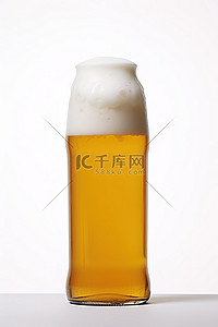 白色啤酒泡沫背景图片_一杯顶部有白色泡沫的啤酒